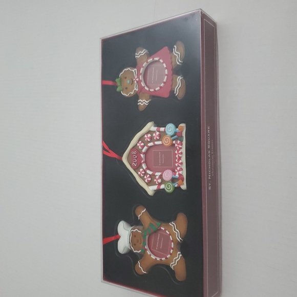 ST. Nicholas Square Ornament Frames Set of 3. - Picture 7 of 7